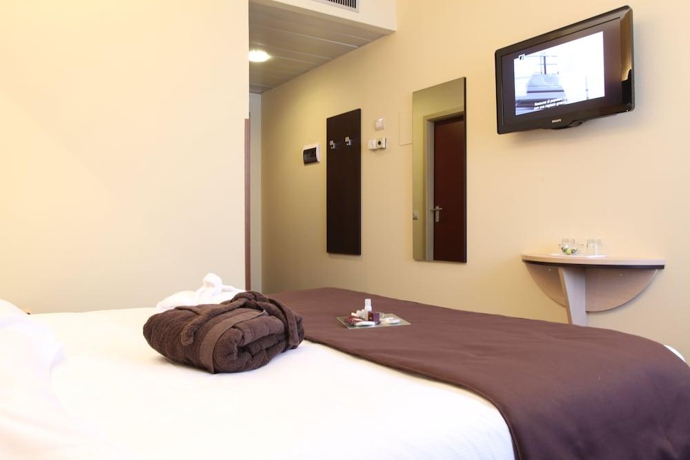 B&B Hotel Milano Portello Esterno foto