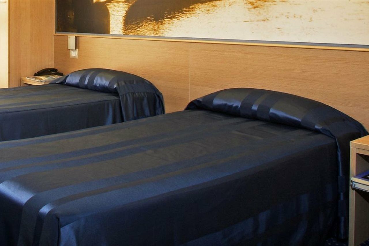 B&B Hotel Milano Portello Esterno foto